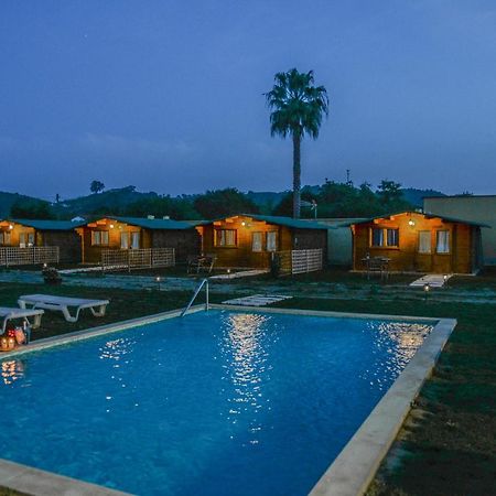 Отель Mahalo Glamping Фуэнхирола Экстерьер фото