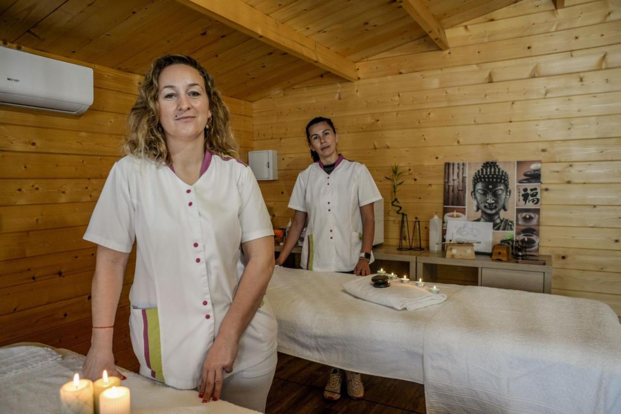 Отель Mahalo Glamping Фуэнхирола Экстерьер фото